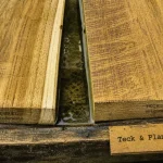 Teck naturel et teck de plantation : résistance à l’humidité en extérieur