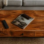 Table basse manguier avec rangements, finitions et dimensions