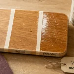 Vernis pour meuble en bois : finitions mat, satiné, brillant sur chêne poncé